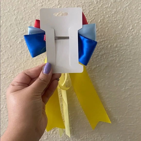 Hand Crafted Snow White Hair Bow & Socks Bundle - Picture 4 of 5